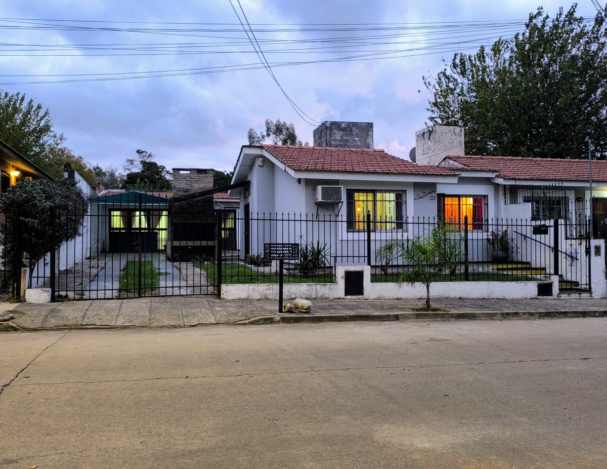 REBAJADA  casa   de 3 dorm. en Villa Carlos Paz 