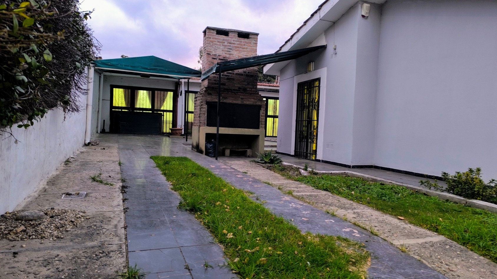 REBAJADA  casa   de 3 dorm. en Villa Carlos Paz 