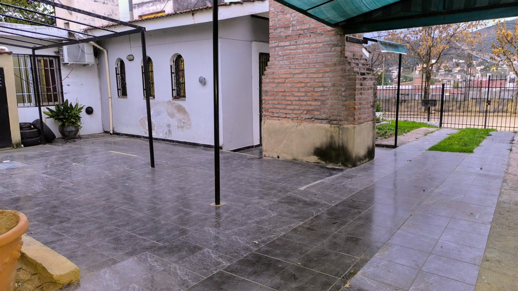 REBAJADA  casa   de 3 dorm. en Villa Carlos Paz 