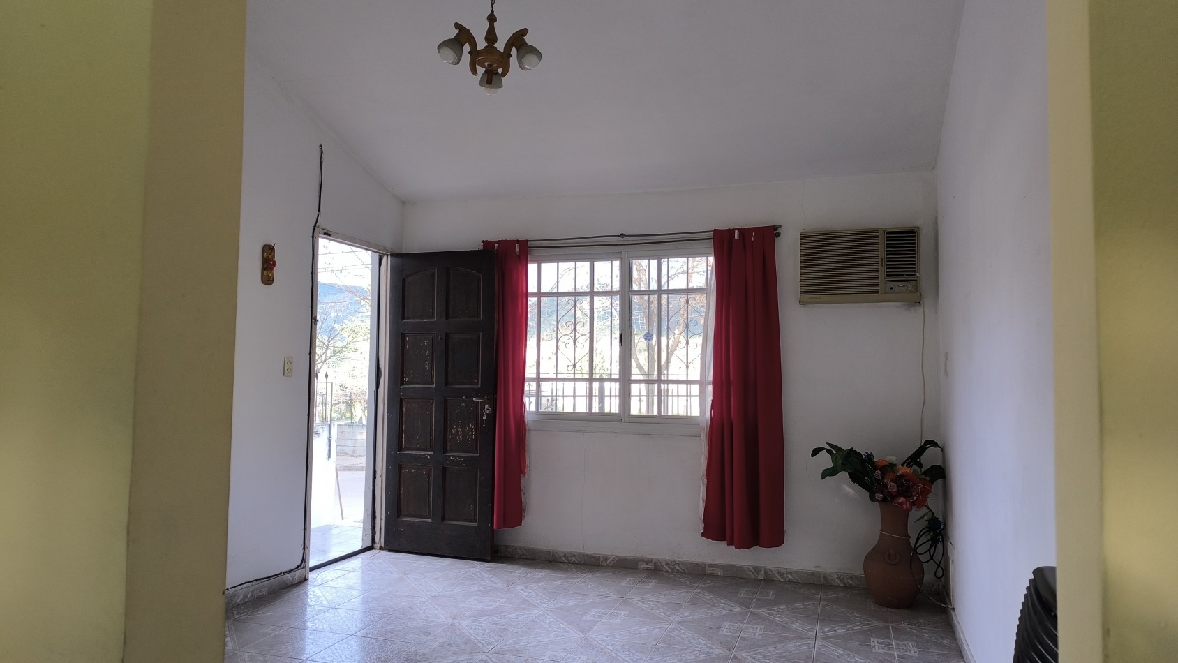 REBAJADA  casa   de 3 dorm. en Villa Carlos Paz 