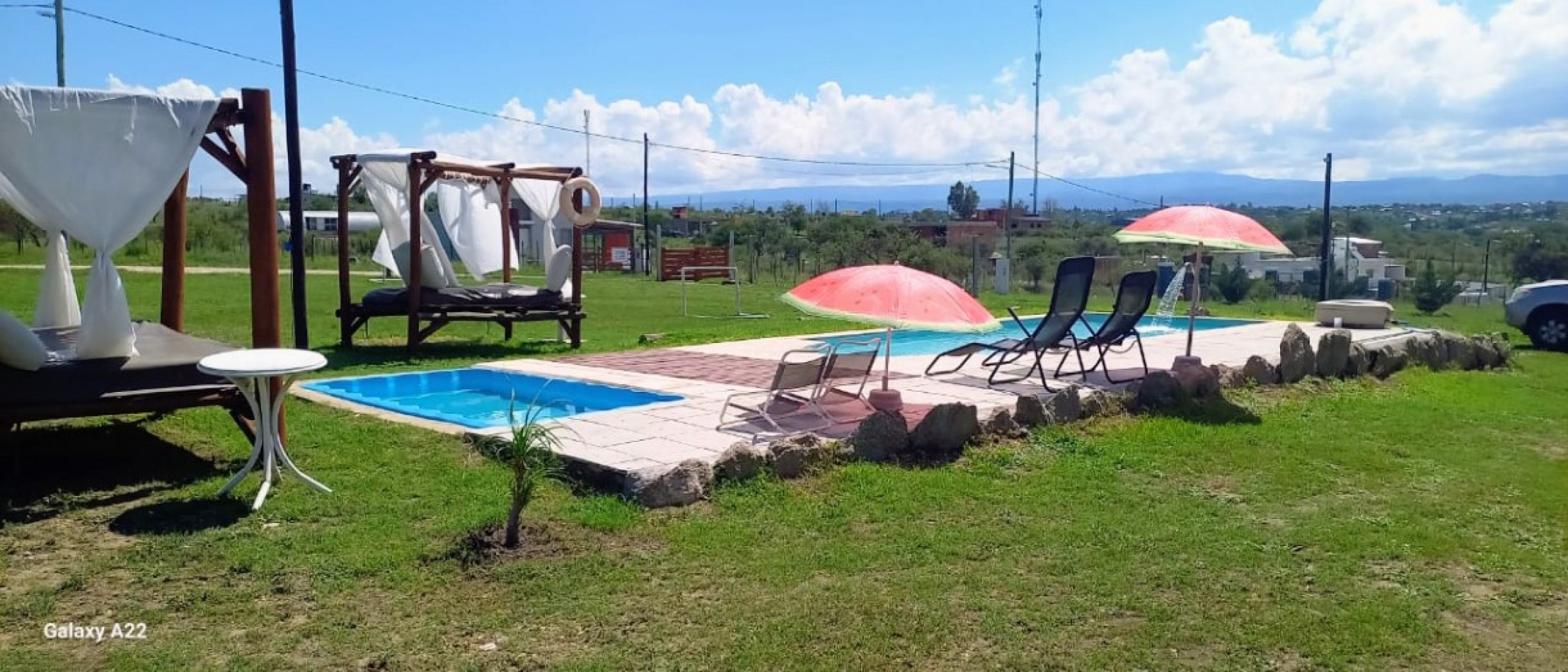 Alquiler Temporario/vacacional- COMPLEJO DE 3 CABAÑAS EN VILLA PARQUE SIQUIMAN