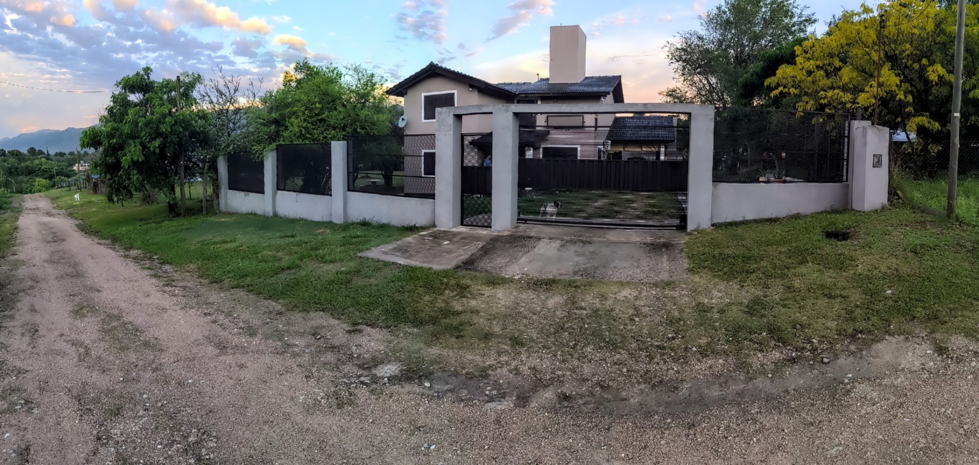 CASA DE CATEGORIA EN VENTA CON PILETA - B° MIRADOR DEL LAGO | BIALET MASSE