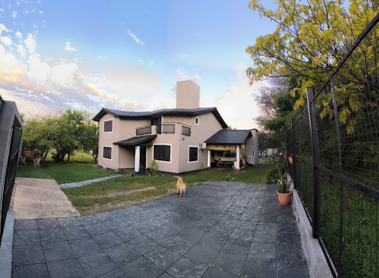 CASA DE CATEGORIA EN VENTA CON PILETA - B° MIRADOR DEL LAGO | BIALET MASSE