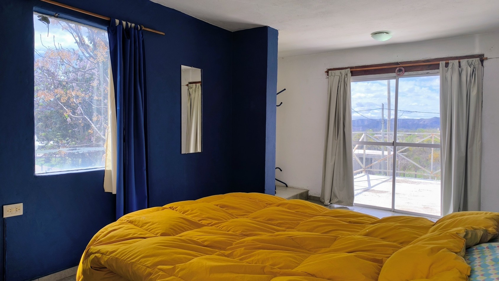 VENTA - COMPLEJO DE 3 CABAÑAS EN VILLA PARQUE SIQUIMAN