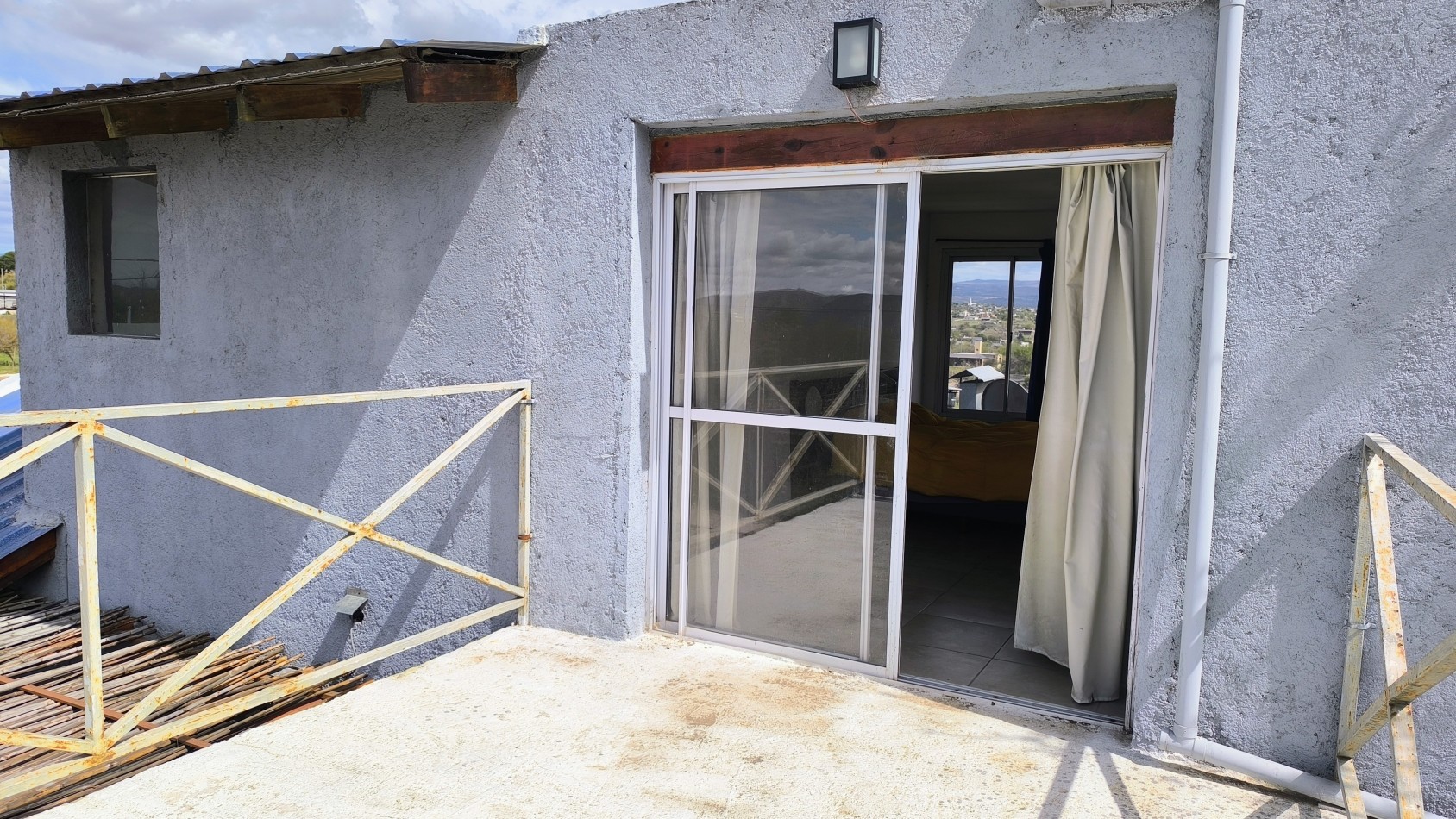 VENTA - COMPLEJO DE 3 CABAÑAS EN VILLA PARQUE SIQUIMAN
