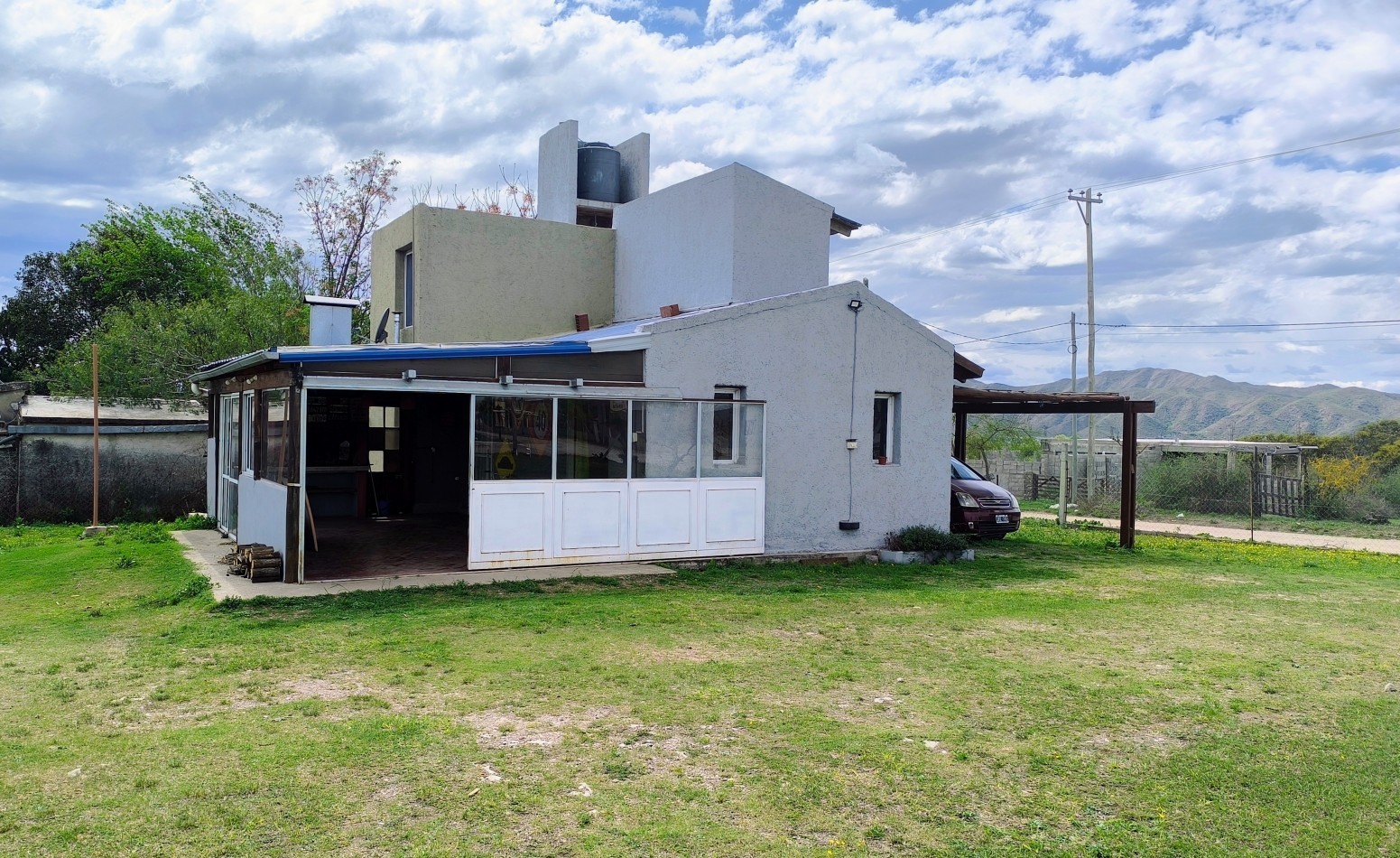 VENTA - COMPLEJO DE 3 CABAÑAS EN VILLA PARQUE SIQUIMAN