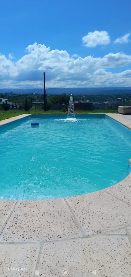 VENTA - COMPLEJO DE 3 CABAÑAS EN VILLA PARQUE SIQUIMAN