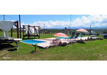 VENTA - COMPLEJO DE 3 CABAÑAS EN VILLA PARQUE SIQUIMAN